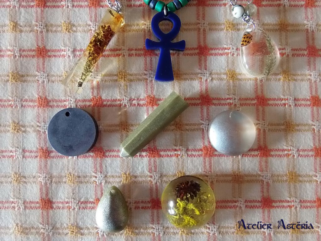 A propos de mes créations en résine / About my resin creations