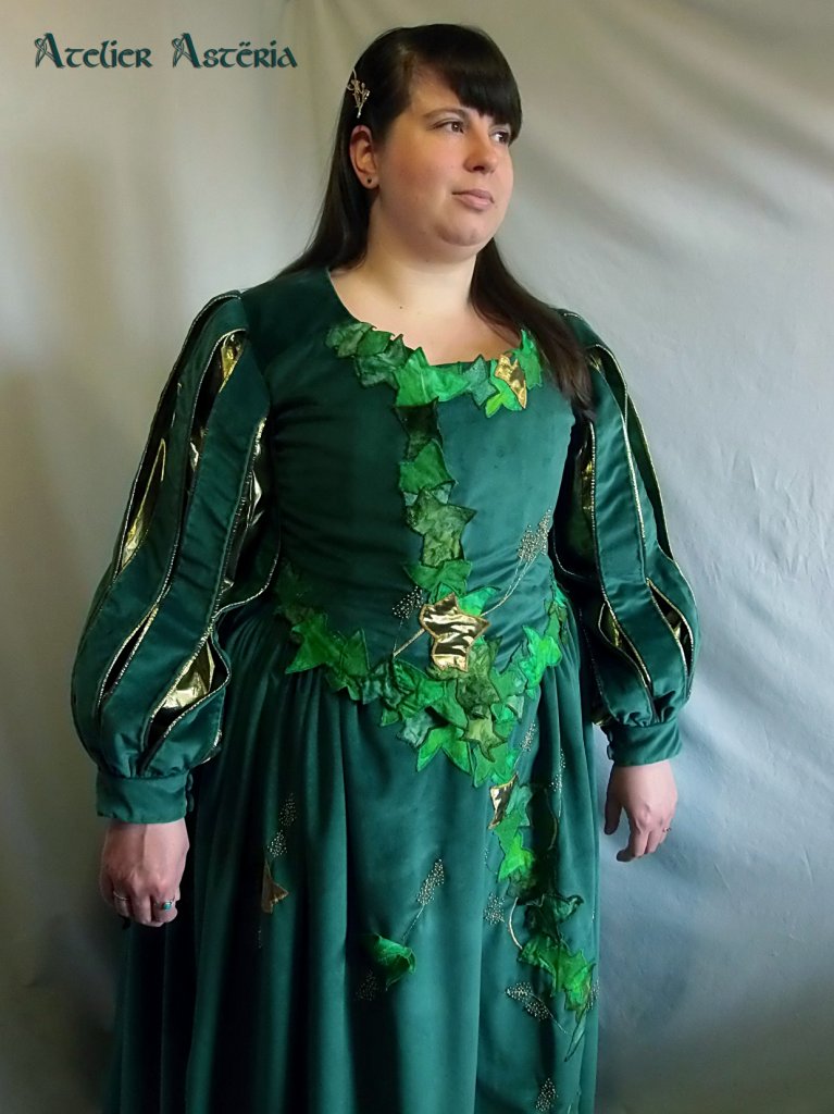 Karigan G’ladheon : Costume inspiré par la saga Cavalier Vert / Costume inspired by the Green Rider
