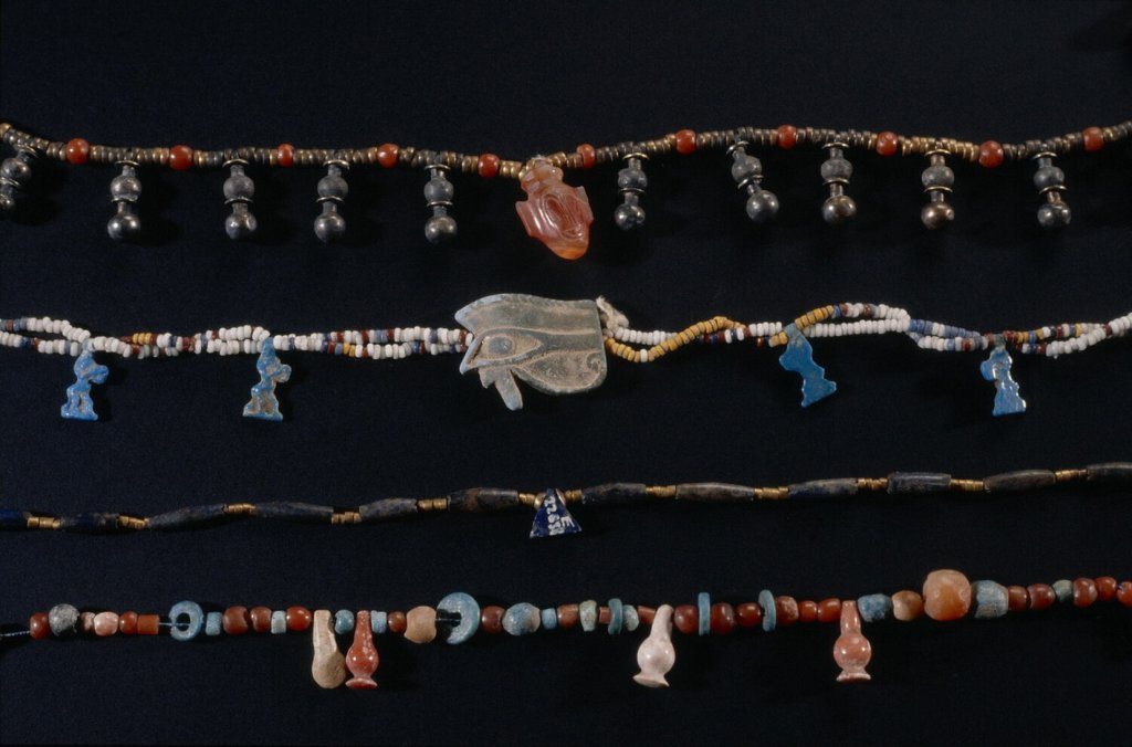 Les couleurs dans les bijoux de l’Egypte Antique / Colors in ancient Egyptian jewelry
