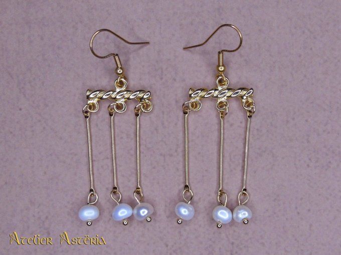 Amphitrite : boucles d’oreille en perles d’inspiration romaine / Roman-inspired earrings with pearls