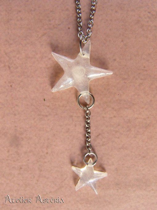 Ira : bijoux lune ou étoile en résine et gemmes / moon or star jewelry in resin and gems