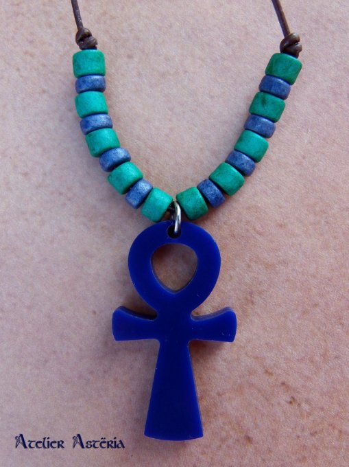 Nephtys : collier avec perles et pendentif croix d’Ankh / necklace with beads and Ankh pendant