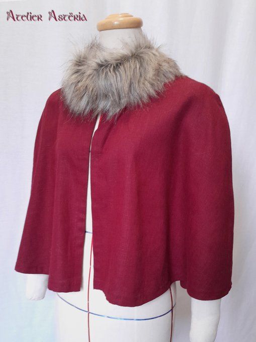 Oréade : pèlerine fantasy col en fourrure / fur collar fantasy capelet