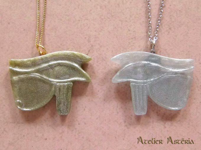 Oudjat : collier avec pendentif œil Oudjat / Wadjet eye pendant necklace