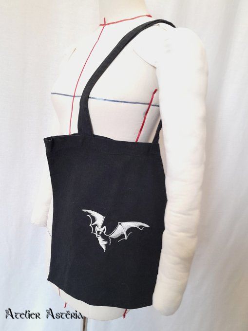 Tote bag brodé motif Halloween / Halloween design embroidered tote bag