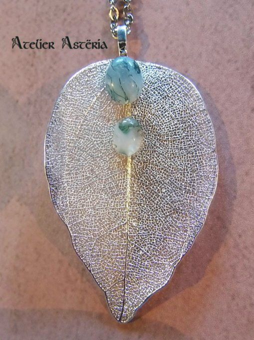 Vendoise : pendentif feuille naturelle et gemmes / natural leaf pendant with gems