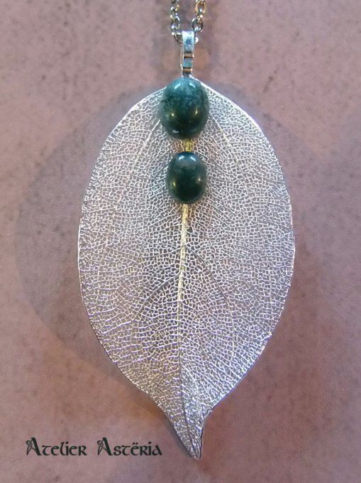 Vendoise : pendentif feuille naturelle et gemmes / natural leaf pendant with gems