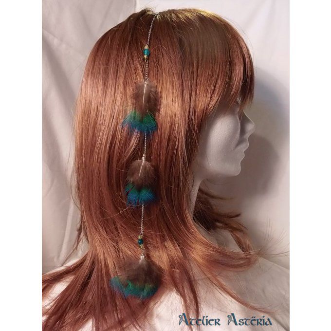 atelier_asteria-nout-chaine_cheveux_plumes_paon_peacock_agate_peridot-feathers_hair_chain-bijou_gn